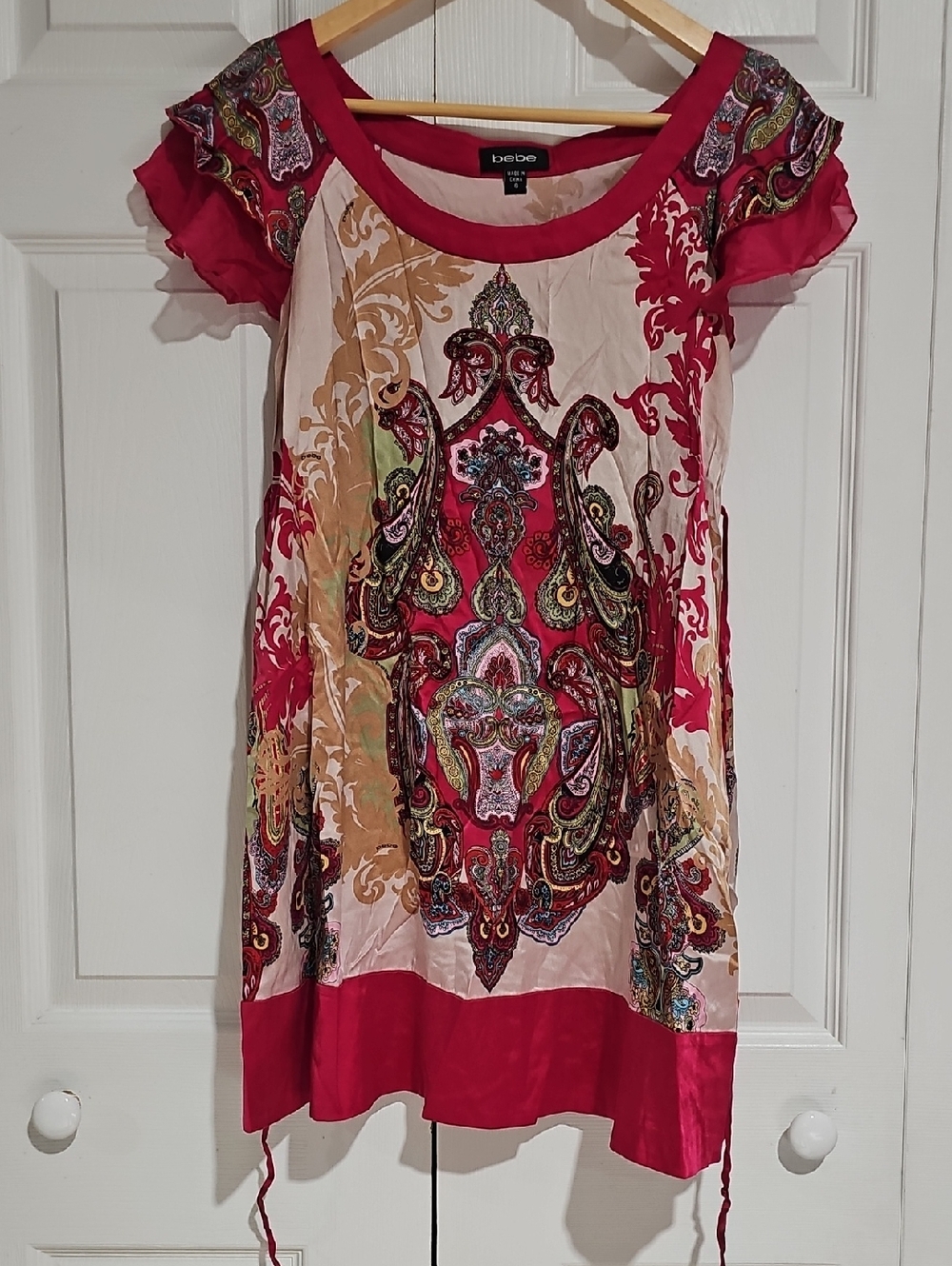 ✨ Bebe Paisley Print Dress ✨